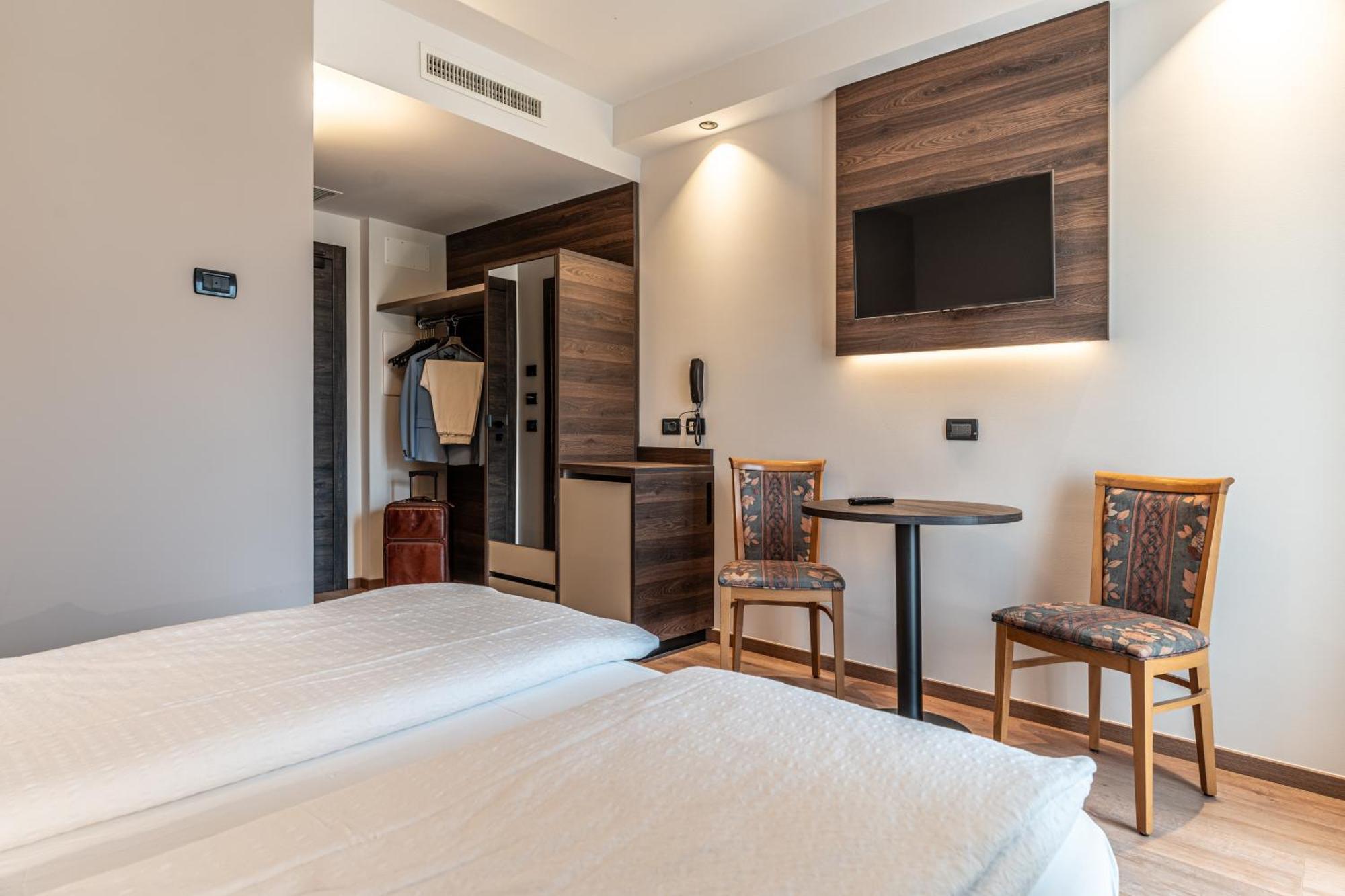 Hotel Ariston Levico Terme Exterior photo